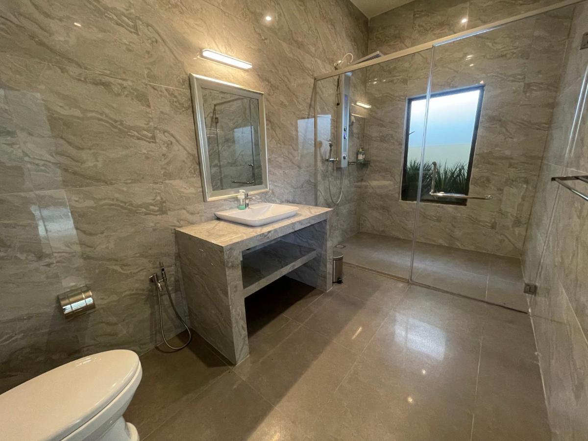 Charis Pool Villa 1 - 3 Bedroom With Private Pool Бентонг Екстериор снимка